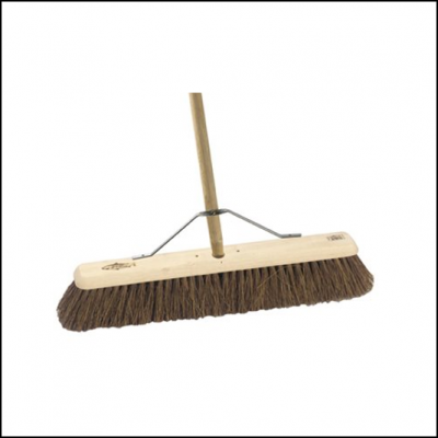 Hillbrush 24in Platform Broom with fitted Handle & Stay 1